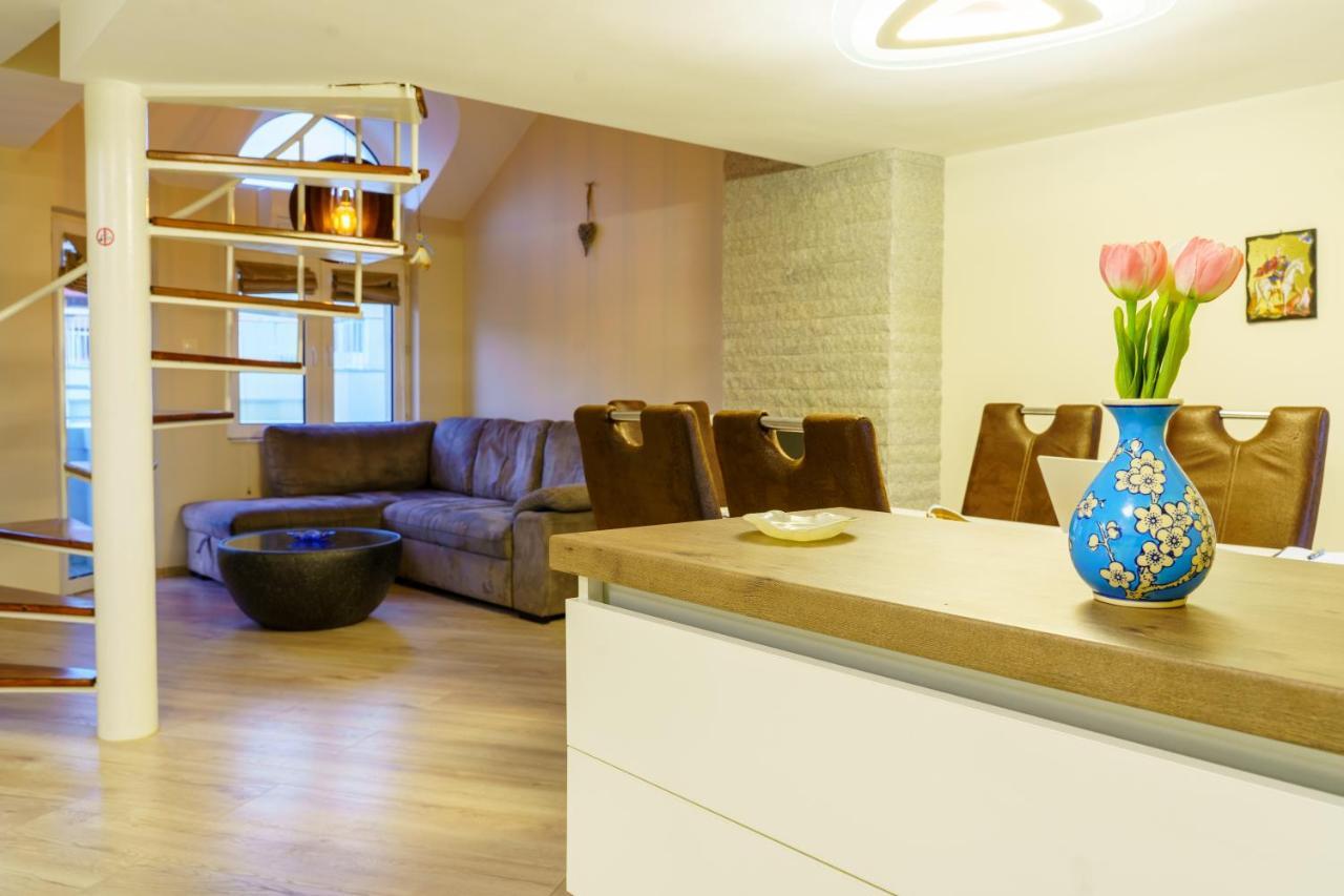 Centrally Located Apartment In Varna Exterior foto